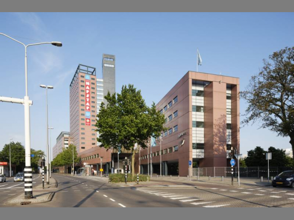 kantoorgebouw en tuin, Tilburg